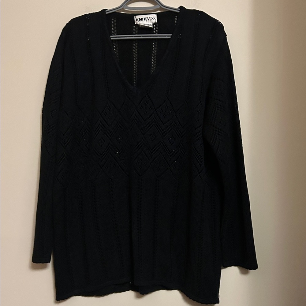 Knitmix Black V-neck pullover sweater. Size XL